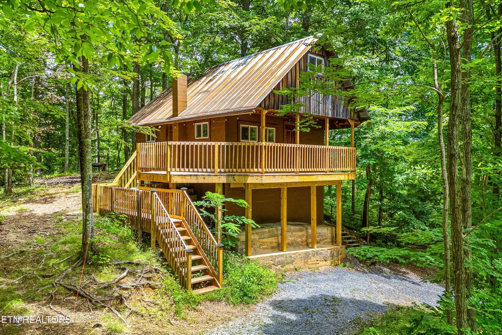 Unit for sale at 1222 S Hwy 32, Cosby, TN 37722