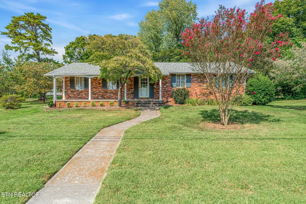 Unit for sale at 220 Sutton Lane, Knoxville, TN 37909
