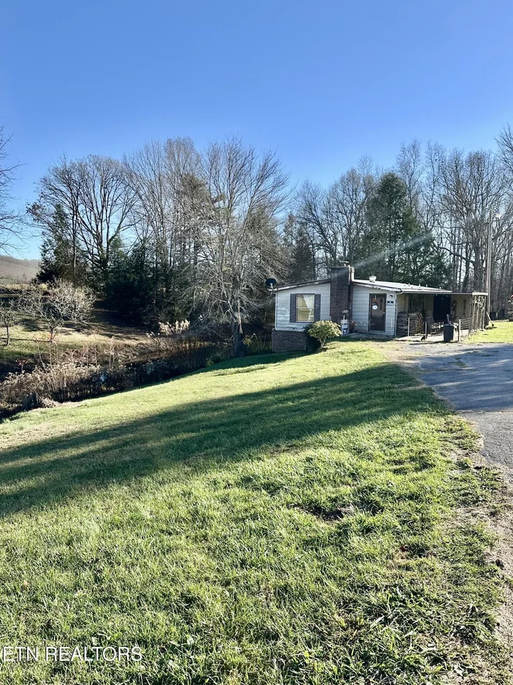 Unit for sale at 1500 Coal Hill Rd, Sunbright, TN 37872