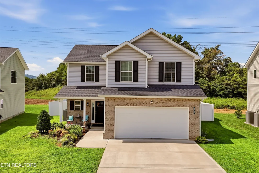 Unit for sale at 4845 Stoneyhurst Lane, Knoxville, TN 37918