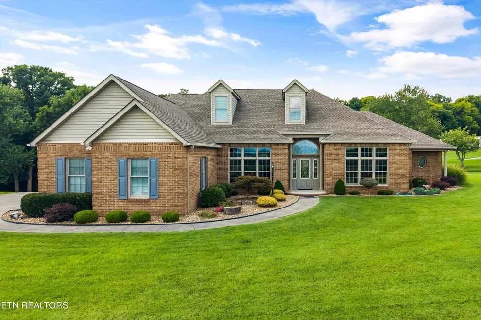 Unit for sale at 1045 Clendenen Rd, Maryville, TN 37801