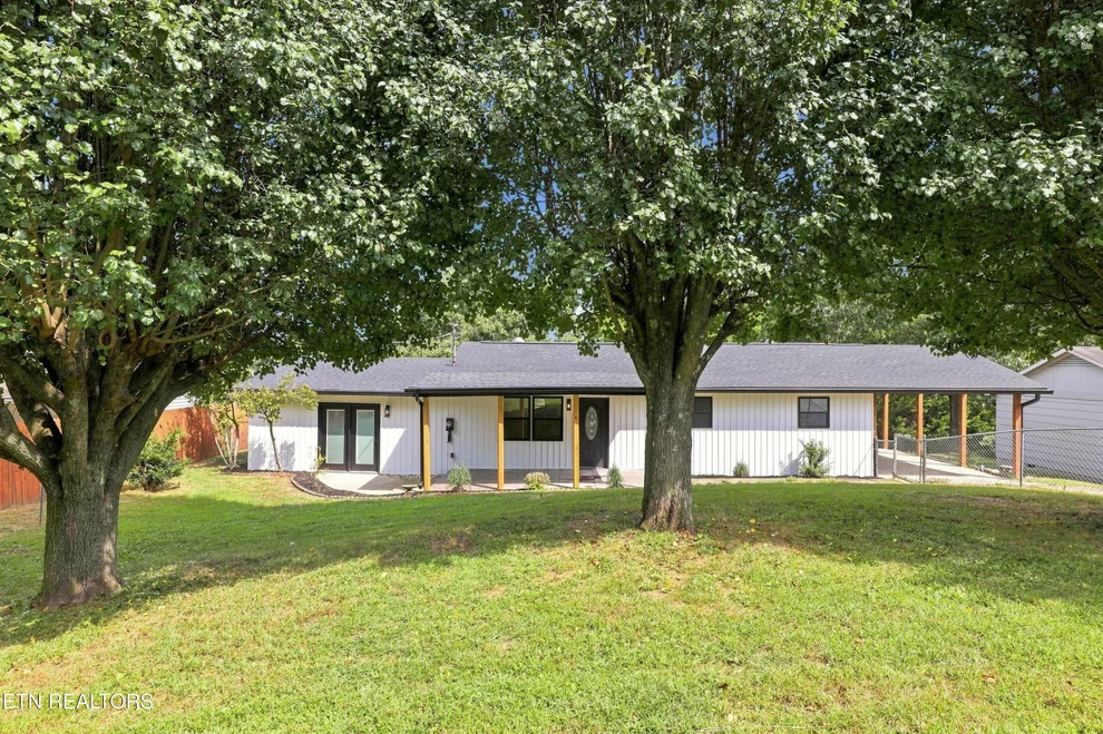 Unit for sale at 2004 Flagler Rd, Knoxville, TN 37912