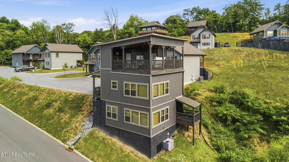 Photo of 1654 Veterans Boulevard, Sevierville, TN 37862