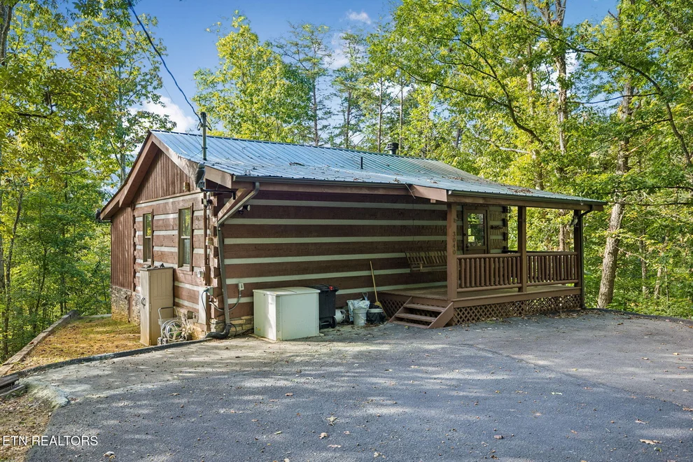 Unit for sale at 3040 Patty View Way, Pigeon Forge, TN 37862