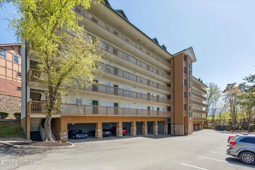 Unit for sale at 820 Golf View Blvd, Pigeon Forge, TN 37863