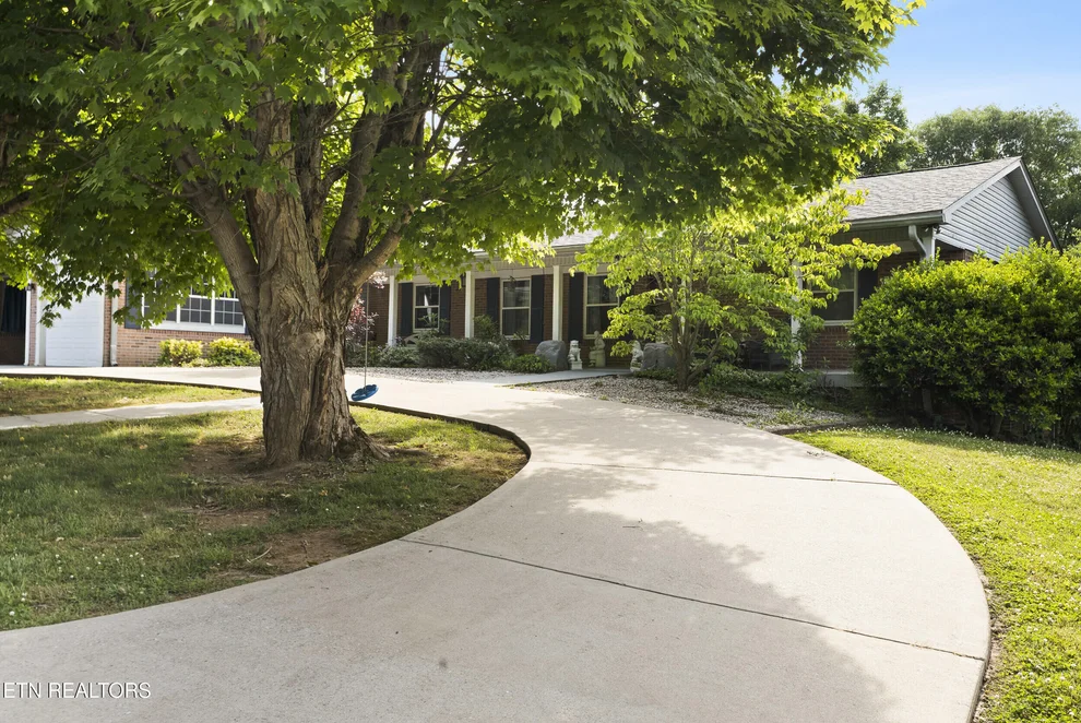 Unit for sale at 2645 Mountain View Drive, Morristown, TN 37814