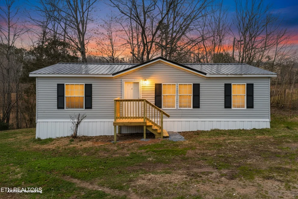 Unit for sale at 323 Oak Grove Lane, Sharps Chapel, TN 37866