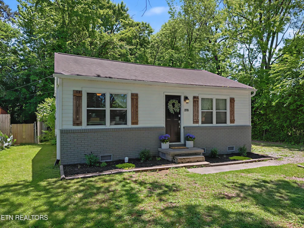 Unit for sale at 2376 Pennsylvania Ave, Maryville, TN 37804