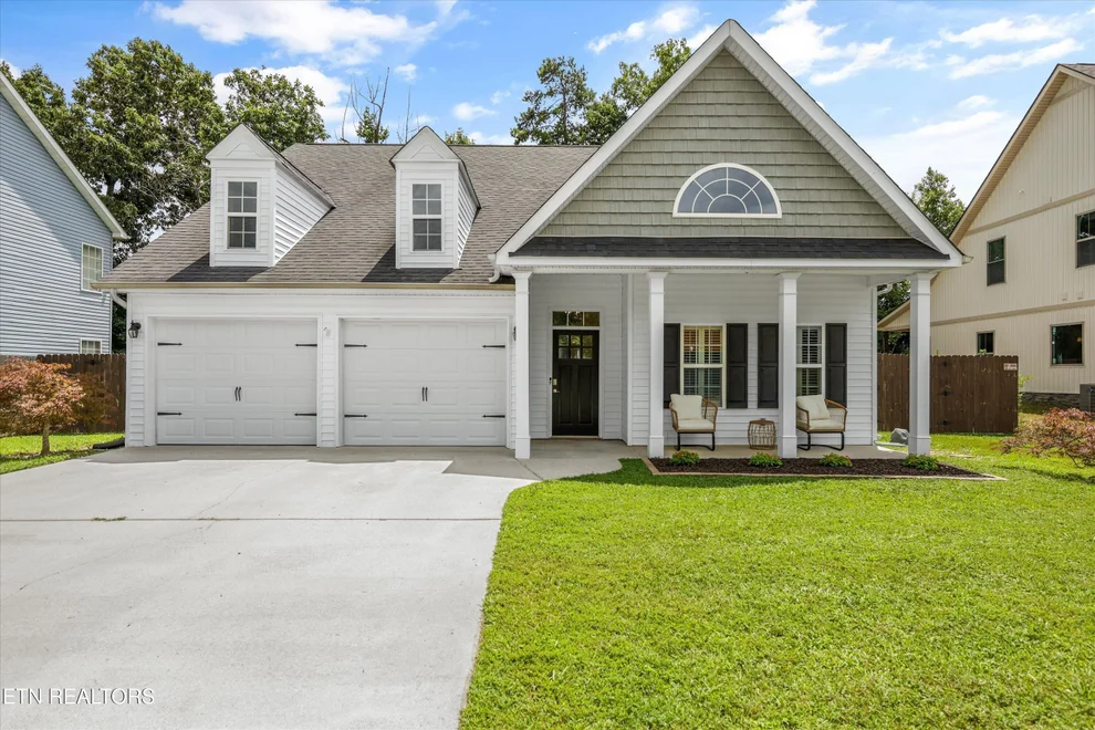 Unit for sale at 566 Hillside Lane, Lenoir City, TN 37771