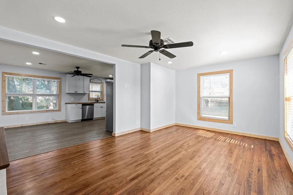 Unit for sale at 420 W Oak, Gause, TX 77857