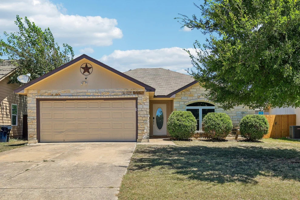 Unit for sale at 224 Copper LN, Jarrell, TX 76537