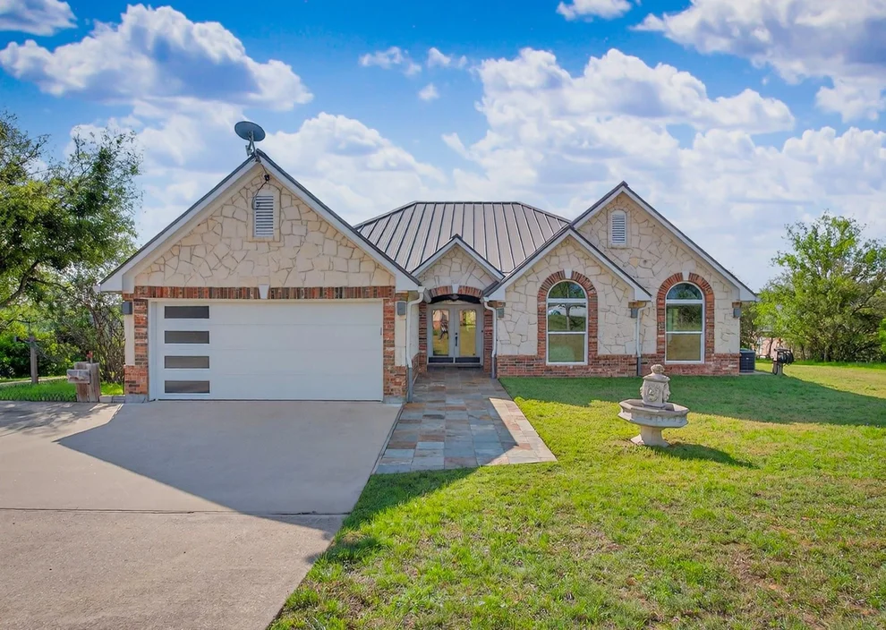 Unit for sale at 493 Chimney Cove DR, Marble Falls, TX 78654
