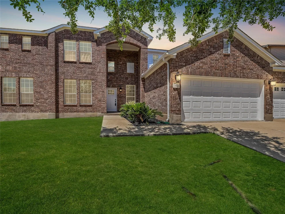Unit for sale at 19500 San Chisolm DR, Round Rock, TX 78664
