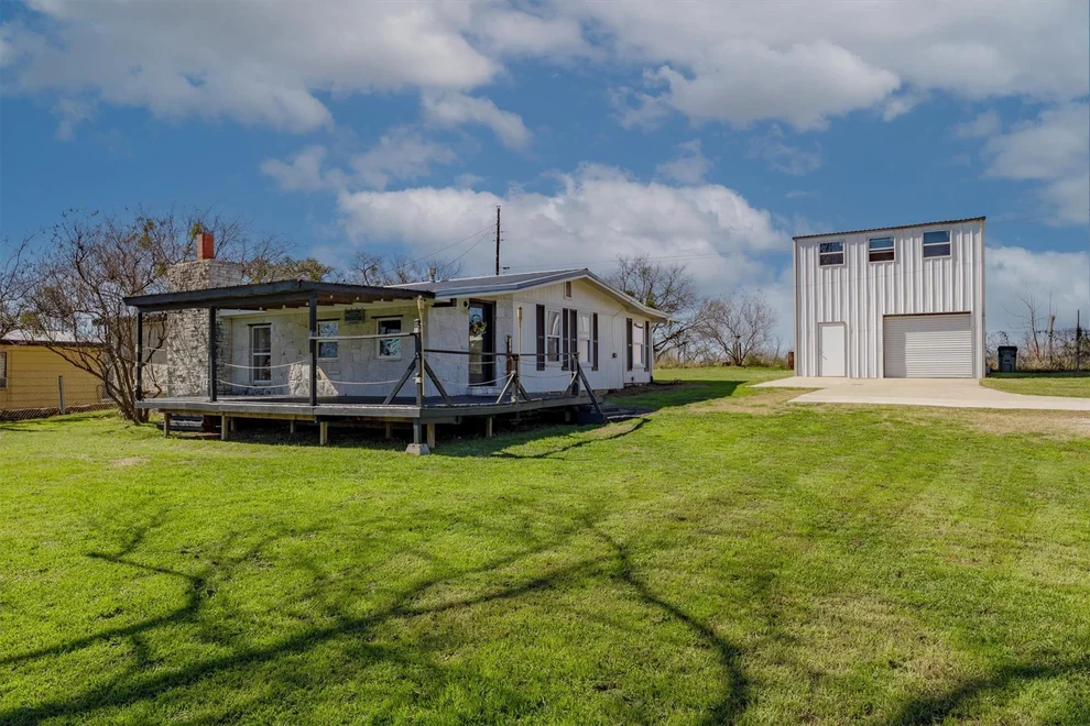 Unit for sale at 110 Lakewood DR, Burnet, TX 78611