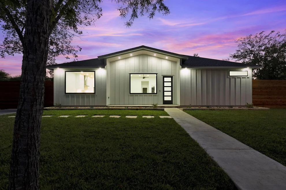 Unit for sale at 1215 Howard ST, Taylor, TX 76574