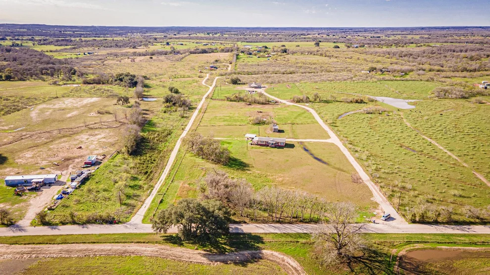 Unit for sale at 3370 Pettytown RD, Dale, TX 78616