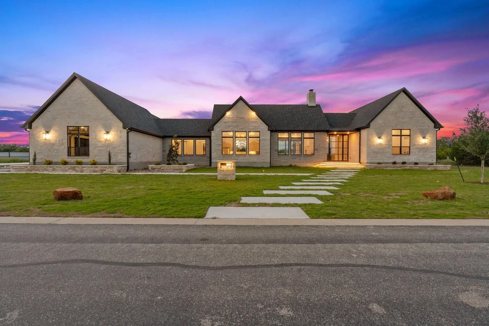Unit for sale at 501 Rawhide LN, Florence, TX 76527