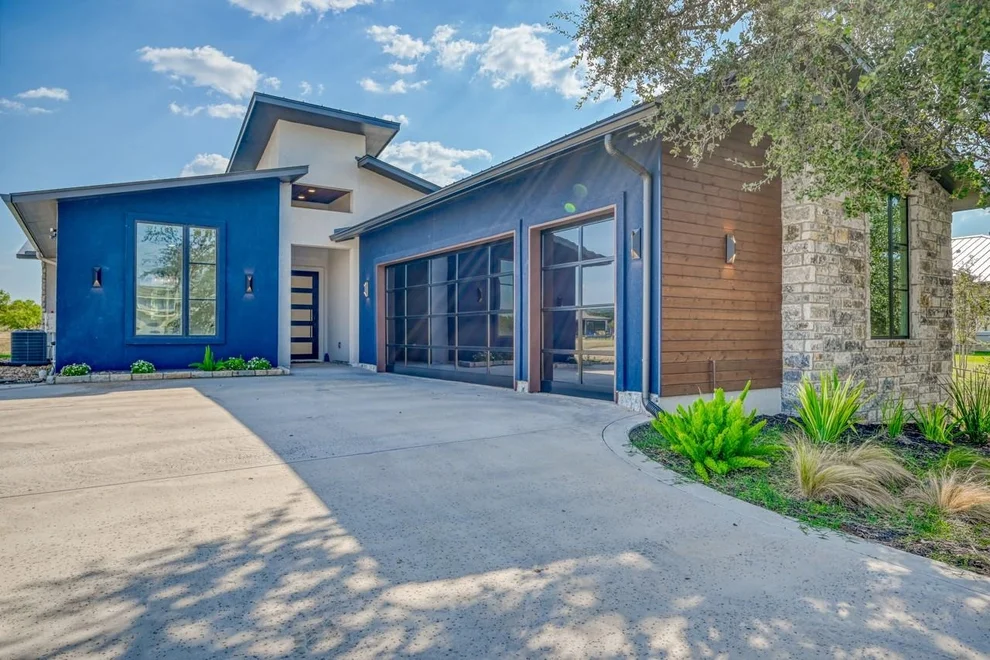 Unit for sale at 105 Blue Heron DR, Kingsland, TX 78639