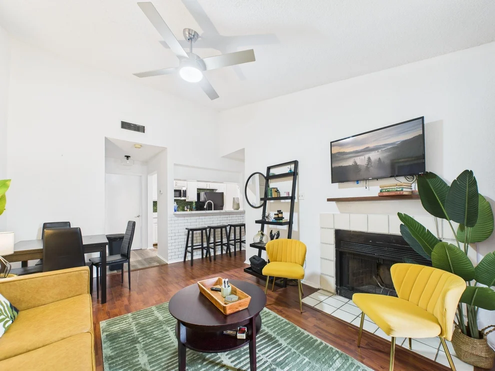 Unit for sale at 806 W 24th ST, Austin, TX 78705