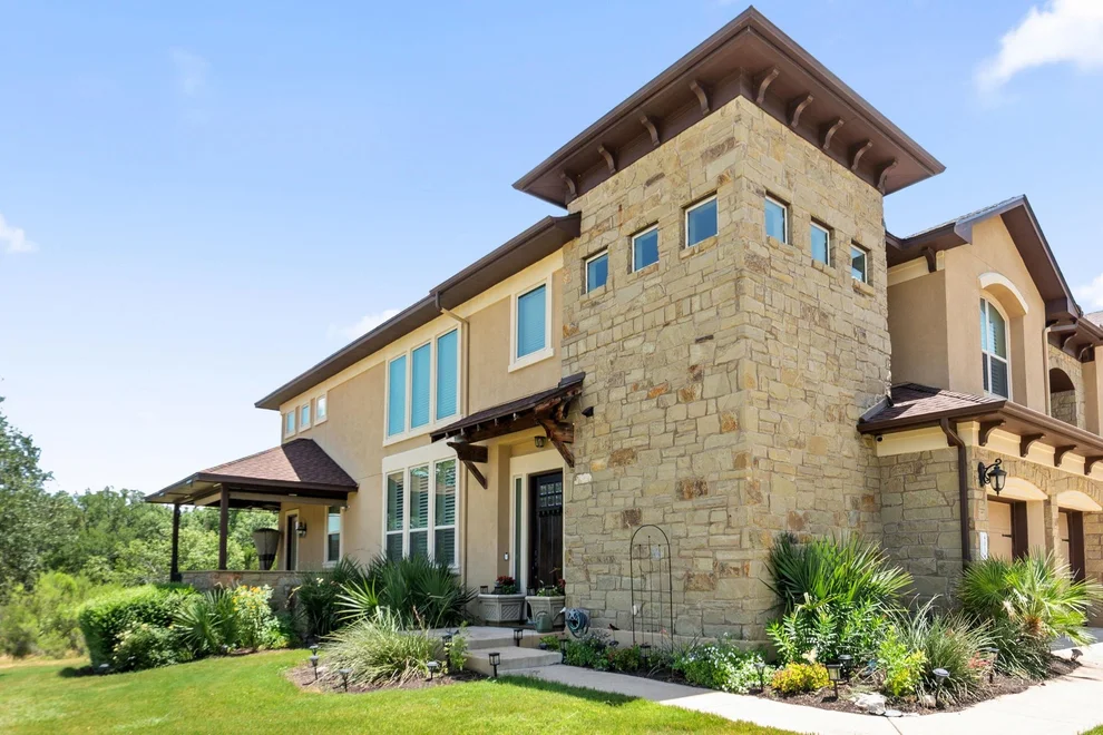 Unit for sale at 401 Bellagio DR, Lakeway, TX 78734