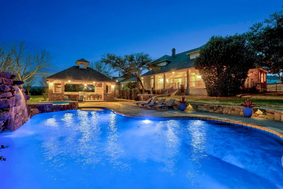 Unit for sale at 232 Whispering Spring LN, Georgetown, TX 78633