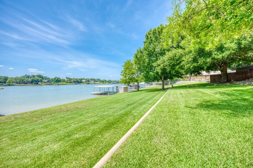 Unit for sale at 1704 Bluebonnet LN, Kingsland, TX 78639