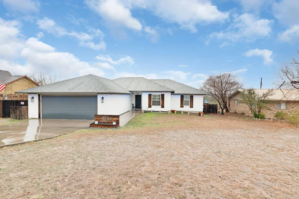 Unit for sale at 1604 Sunset DR, Marble Falls, TX 78654