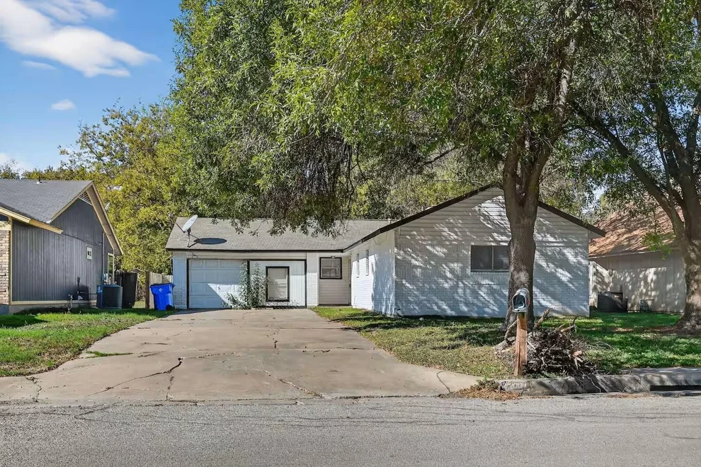 Unit for sale at 16402 Parkway DR, Pflugerville, TX 78660