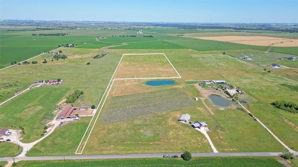 Unit for sale at 18400 Werchan LN, Coupland, TX 78615