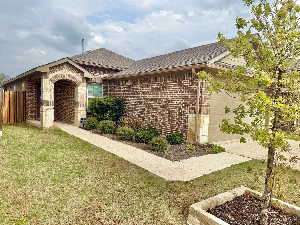 Unit for sale at 217 Yoakum ST, Leander, TX 78641