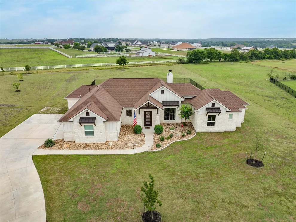 Unit for sale at 309 S Creekway LN, Georgetown, TX 78626