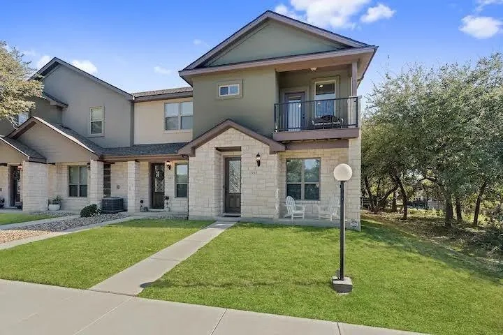 Unit for sale at 585 Demarett DR, Point Venture, TX 78645