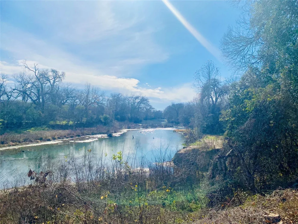 Unit for sale at 0000 Hampton DR S, Seguin, TX 78155