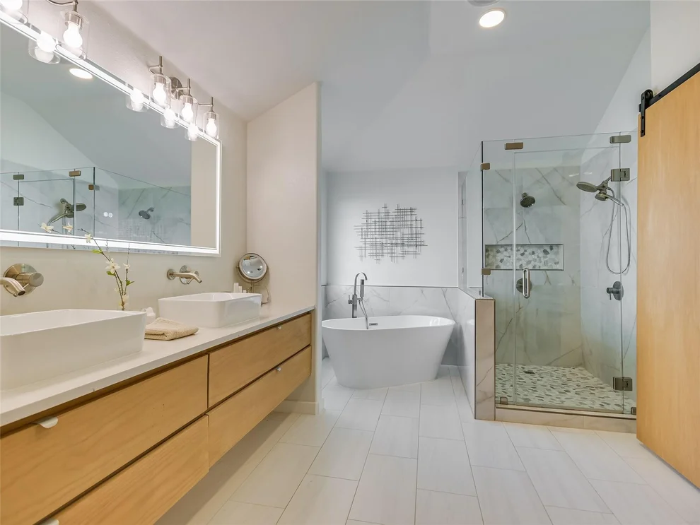 Unit for sale at 9400 Savannah Ridge DR, Austin, TX 78726
