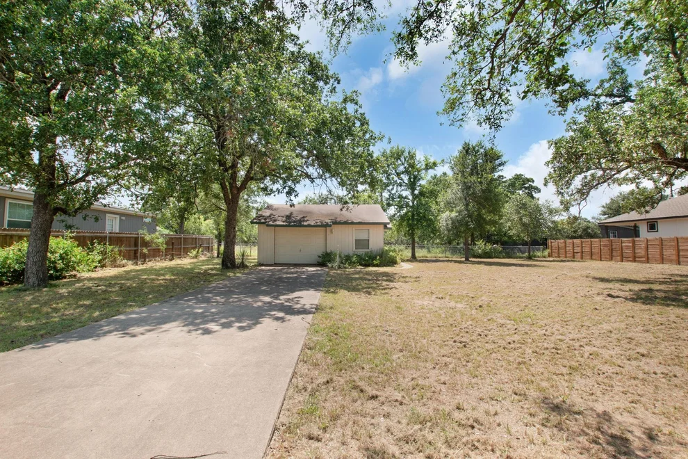 Unit for sale at 714 Pine LN, Horseshoe Bay, TX 78657