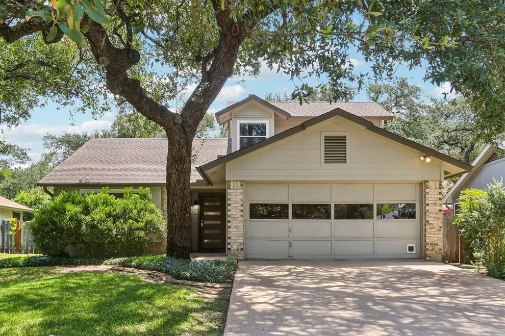 Unit for sale at 7109 Dallas DR, Austin, TX 78729