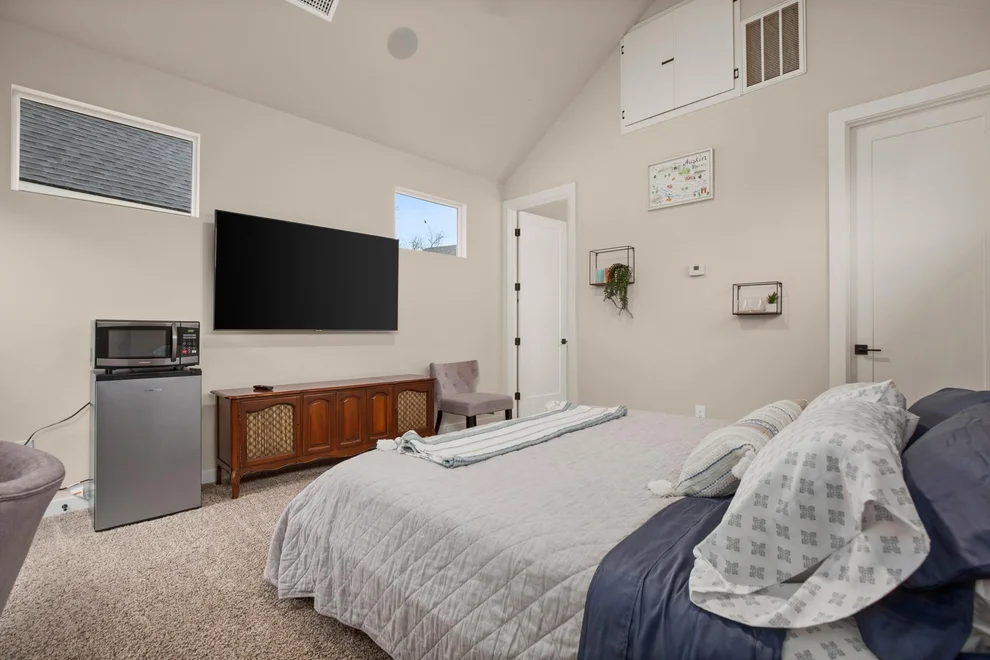Unit for sale at 1105 S Meadows DR, Austin, TX 78758