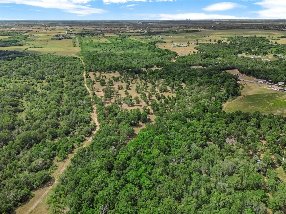Unit for sale at 480 Grandpa RD, Lockhart, TX 78644