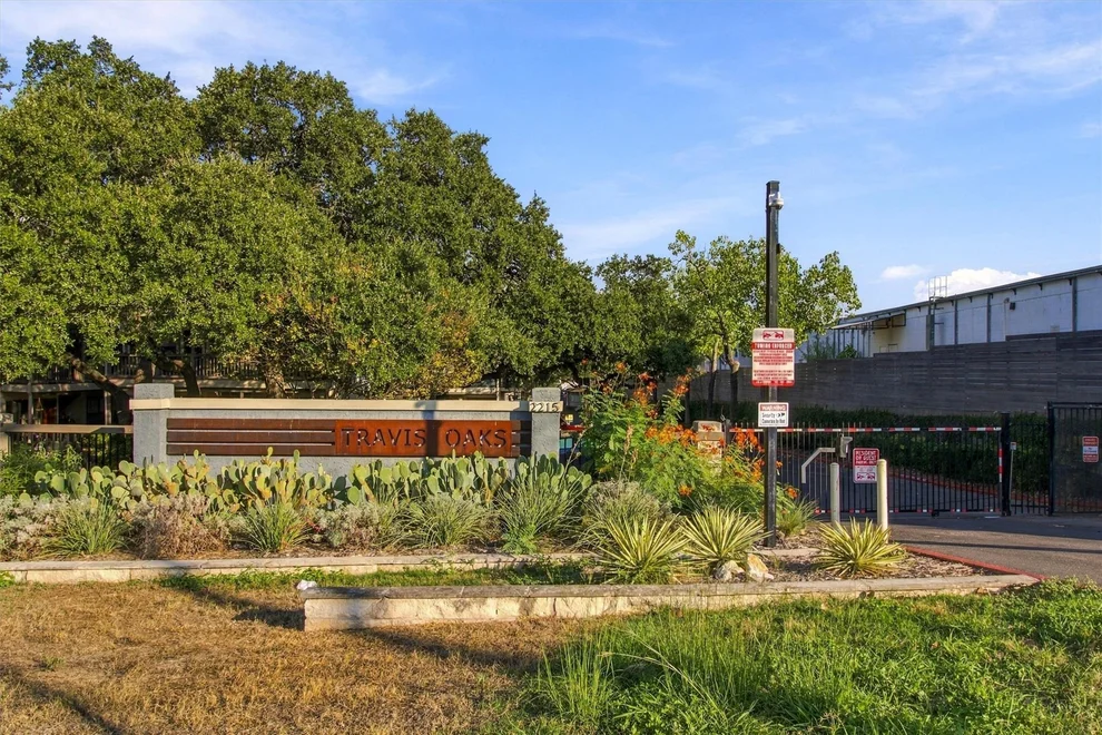 2215 Post Road