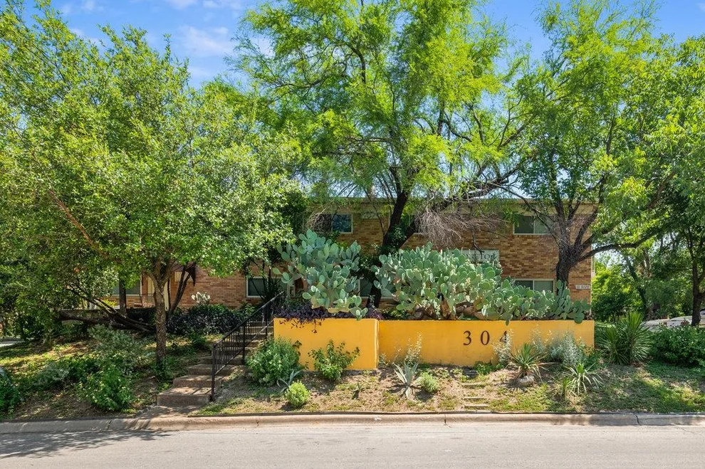 Unit for sale at 304 E 33rd ST, Austin, TX 78705