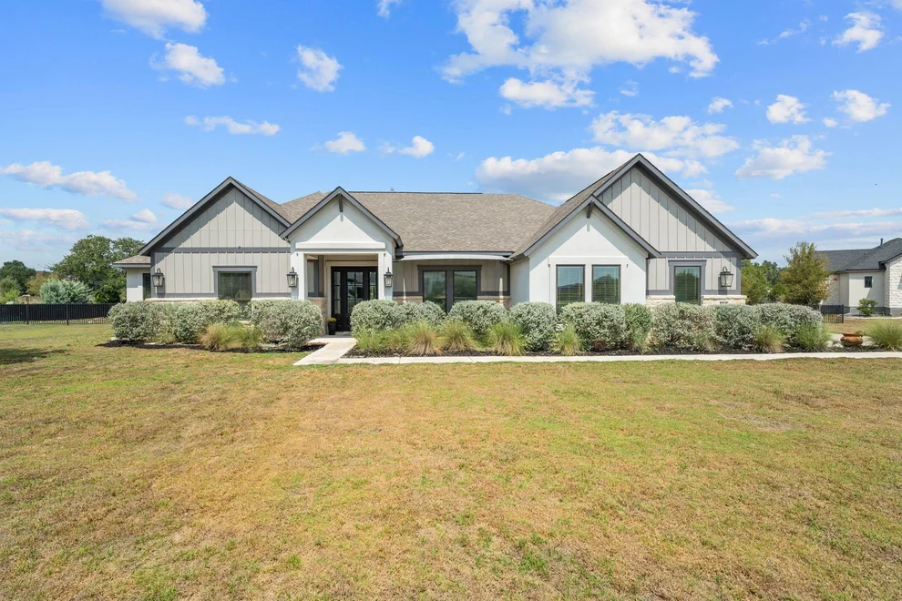 Unit for sale at 104 Rolling Hills CT, Spicewood, TX 78669