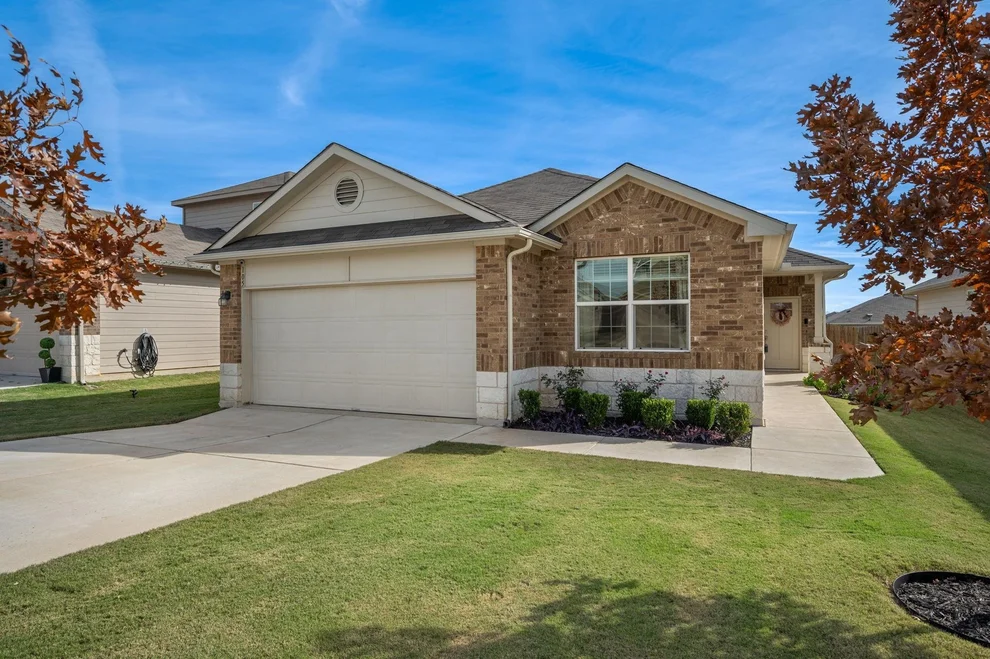Unit for sale at 105 Mooncoin DR, Georgetown, TX 78626