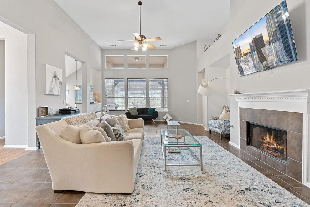 Unit for sale at 185 Mountain Laurel WAY, Austin, TX 78737