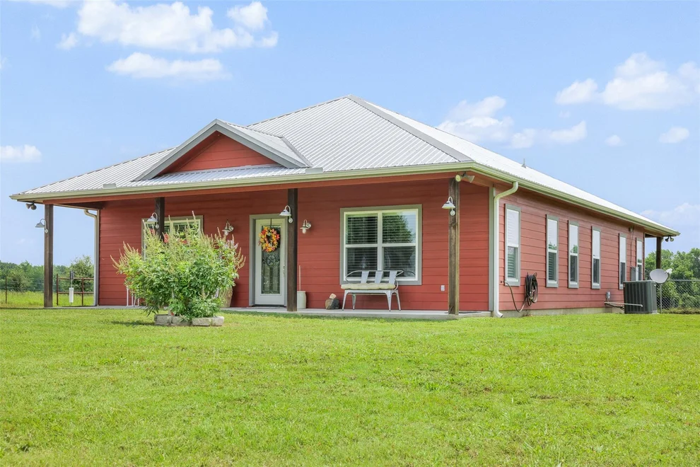 Unit for sale at 1122 County Road 344 RD, Lexington, TX 78947