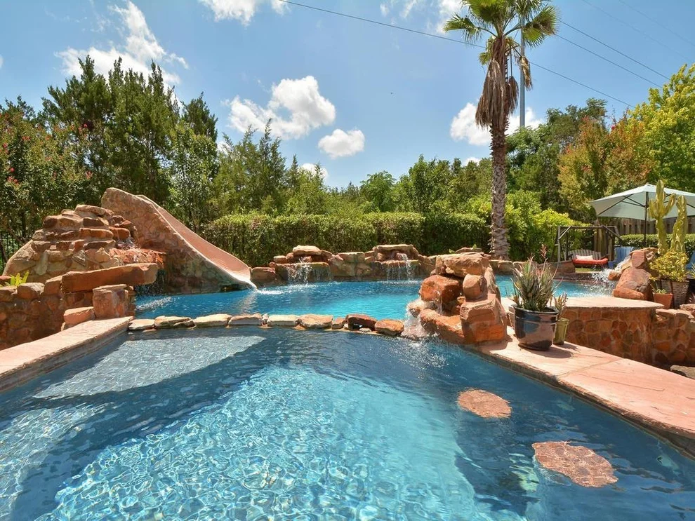 Unit for sale at 111 Crest View DR, Lakeway, TX 78734