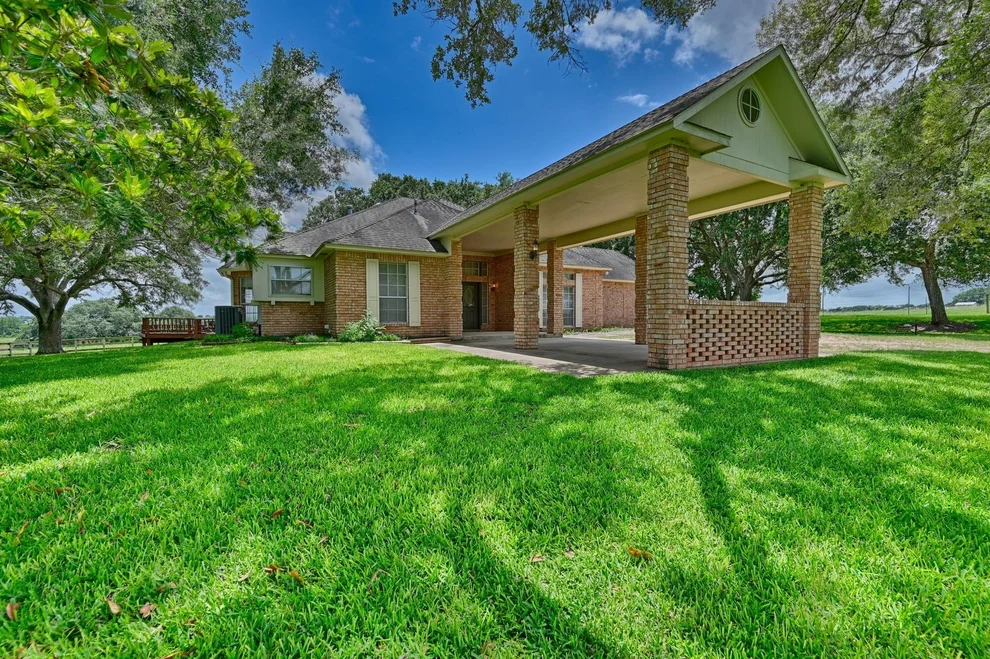 Unit for sale at 1552 Holub RD, Schulenburg, TX 78956