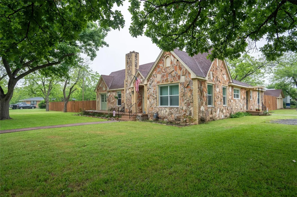 Unit for sale at 200 S Guadalupe ST, Granger, TX 76530