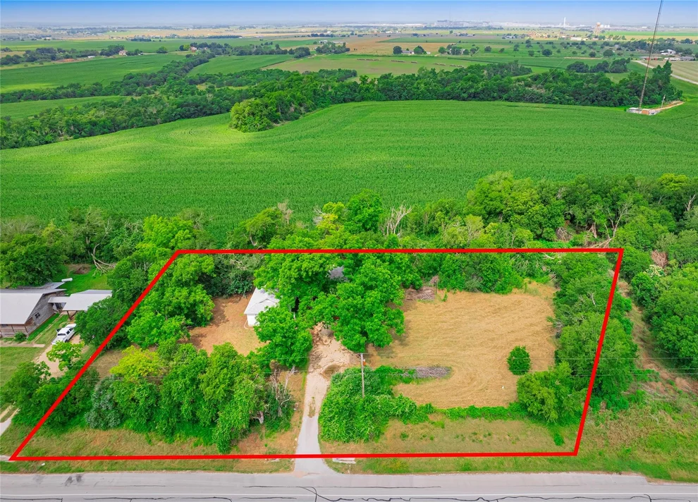 Unit for sale at 3104 S Main ST, Taylor, TX 76574