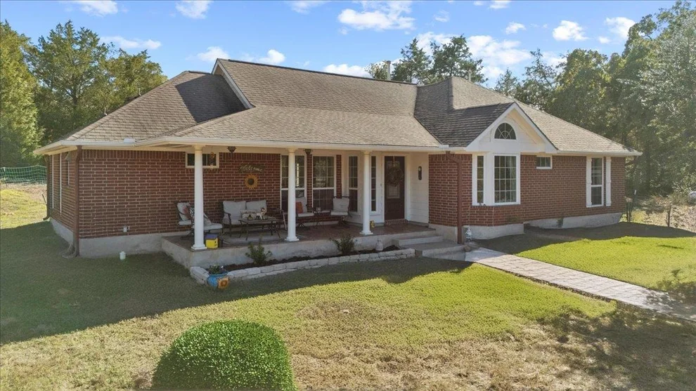 Unit for sale at 110 Sky Ranch RD, Smithville, TX 78957