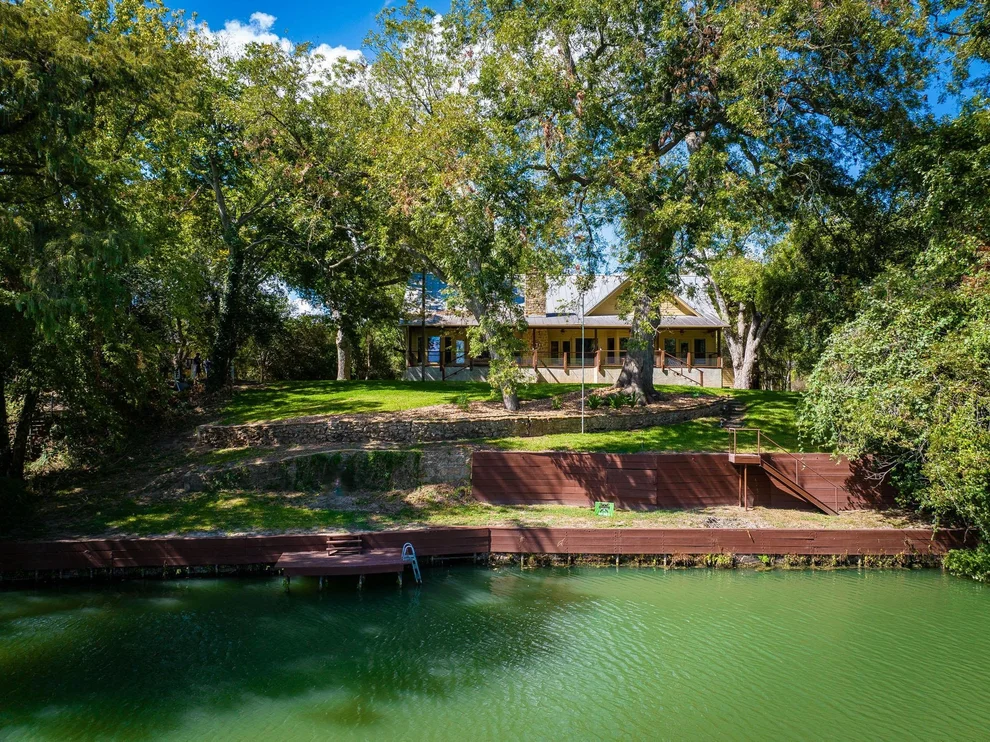 Unit for sale at 302 Guadalupe River DR, Seguin, TX 78155